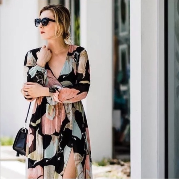 EUC Lulus Wondrous Water Lilies Black Floral High Slit Print Maxi Dress Size XS - Picture 7 of 16